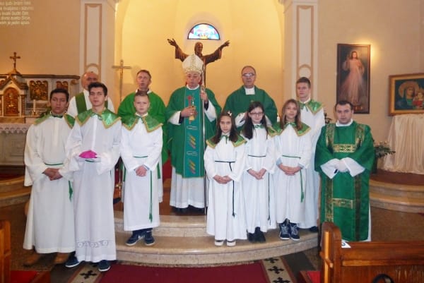 Nadbiskup Devčić pohodio župu Presvetog Srca Isusova na Zametu 2016